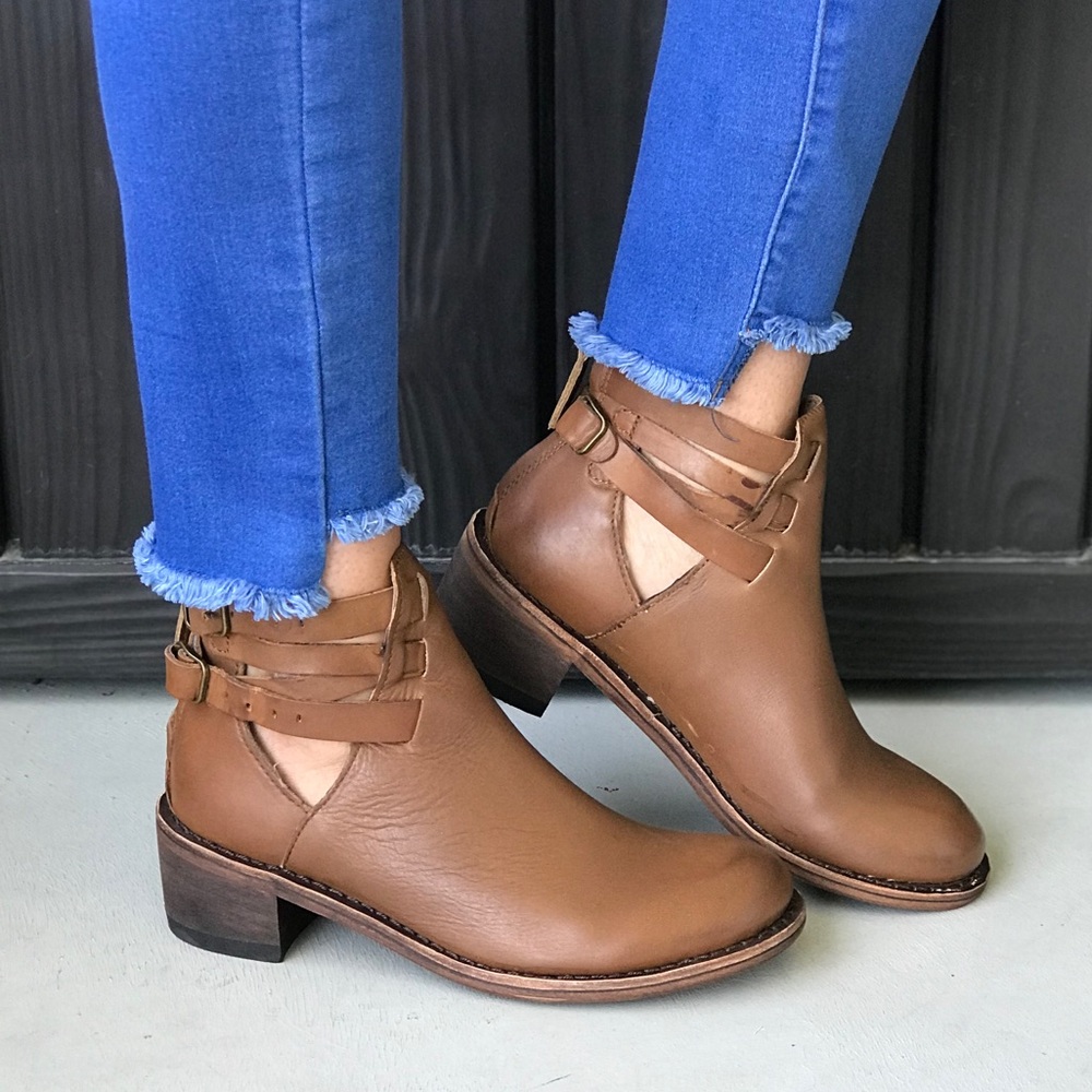 NIB Daphne Distressed Full Grain Leather Boots - Picture 5 of 8